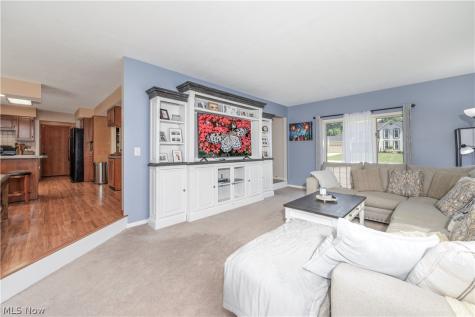 1560 Applewood Way Uniontown OH 44685