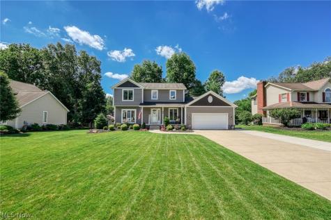 1560 Applewood Way Uniontown OH 44685