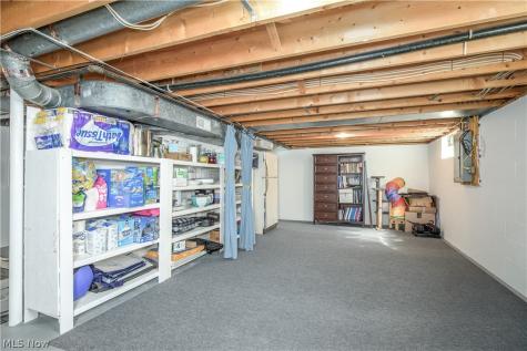 1560 Applewood Way Uniontown OH 44685