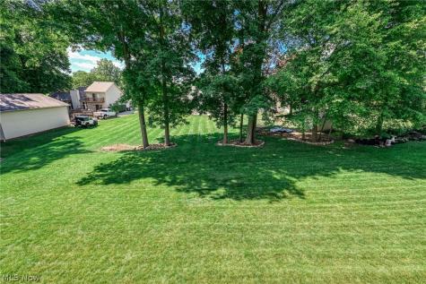 1560 Applewood Way Uniontown OH 44685
