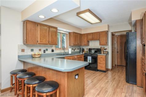 1560 Applewood Way Uniontown OH 44685