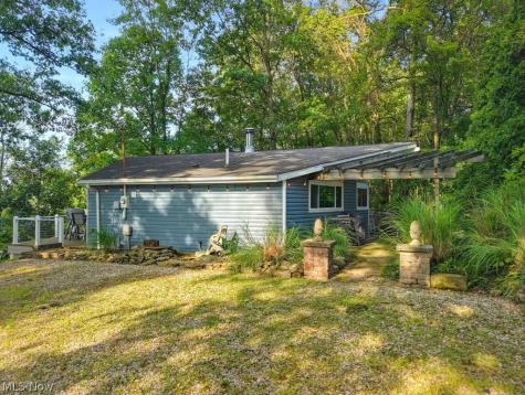 37 Oneida Trail Malvern OH 44644