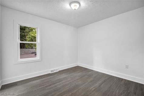 374 Frazier Avenue Akron OH 44305