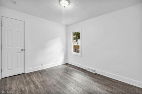 374 Frazier Avenue Akron OH 44305