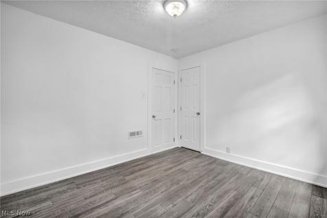 374 Frazier Avenue Akron OH 44305