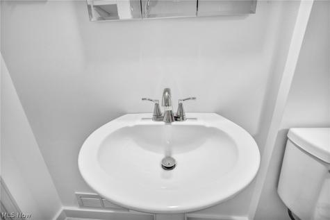 374 Frazier Avenue Akron OH 44305
