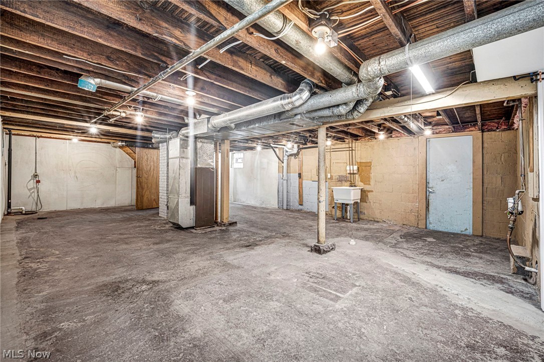 374 Frazier Avenue Akron OH 44305