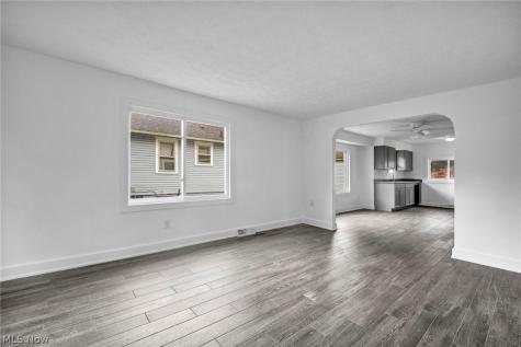 374 Frazier Avenue Akron OH 44305