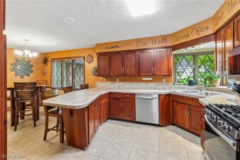 1572 Willoughby Drive Wooster OH 44691