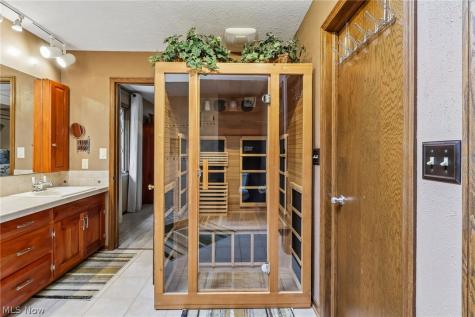 1572 Willoughby Drive Wooster OH 44691