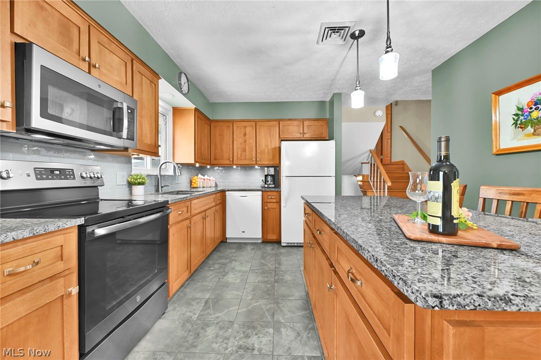 3109 Fair Oaks Drive Norton OH 44203