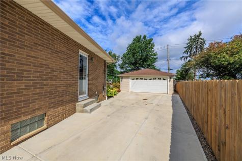9300 Cambridge Drive Parma OH 44129