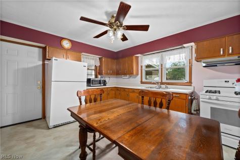 814 S Logan Street Elyria OH 44035