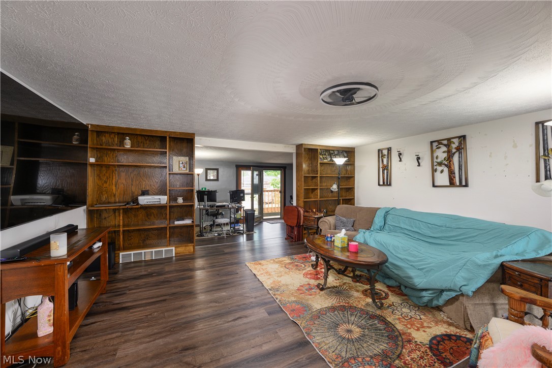 606 10th Drive NW New Philadelphia OH 44663