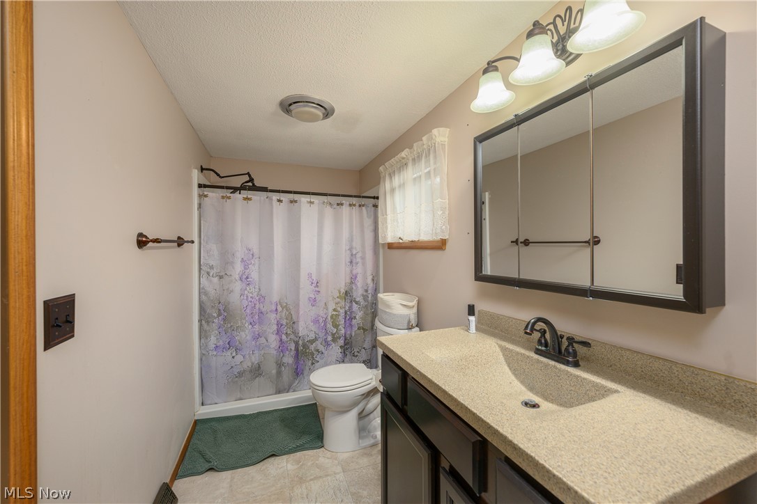606 10th Drive NW New Philadelphia OH 44663