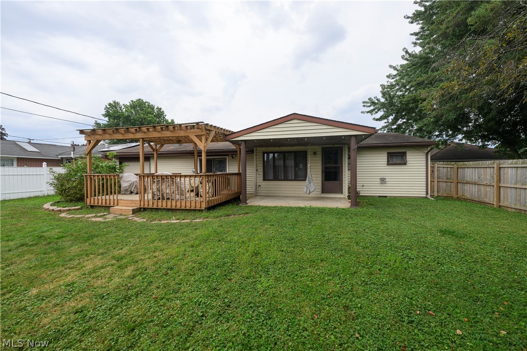 606 10th Drive NW New Philadelphia OH 44663