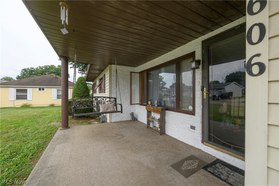 606 10th Drive NW New Philadelphia OH 44663
