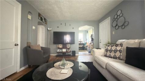 20706 Raymond Street Maple Heights OH 44137