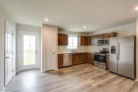 221 River Run Drive Elyria OH 44035