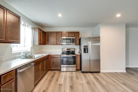 221 River Run Drive Elyria OH 44035