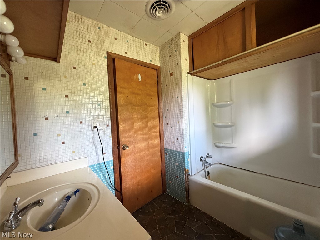3246 Tabor Ridge Road NE Mineral City OH 44656