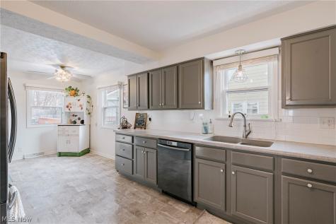 2679 N Bender Avenue Akron OH 44319