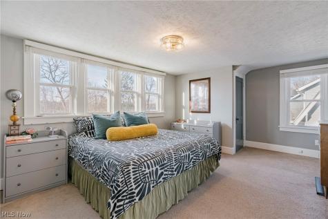 2679 N Bender Avenue Akron OH 44319