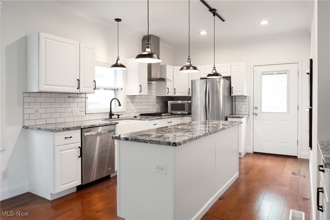 1777 W 57th Cleveland OH 44102