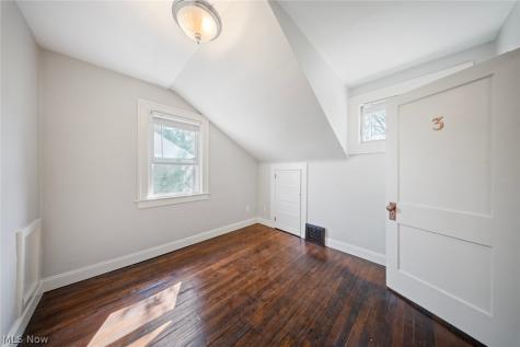4011 Behrwald Avenue Cleveland OH 44109