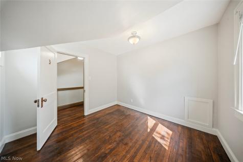 4011 Behrwald Avenue Cleveland OH 44109