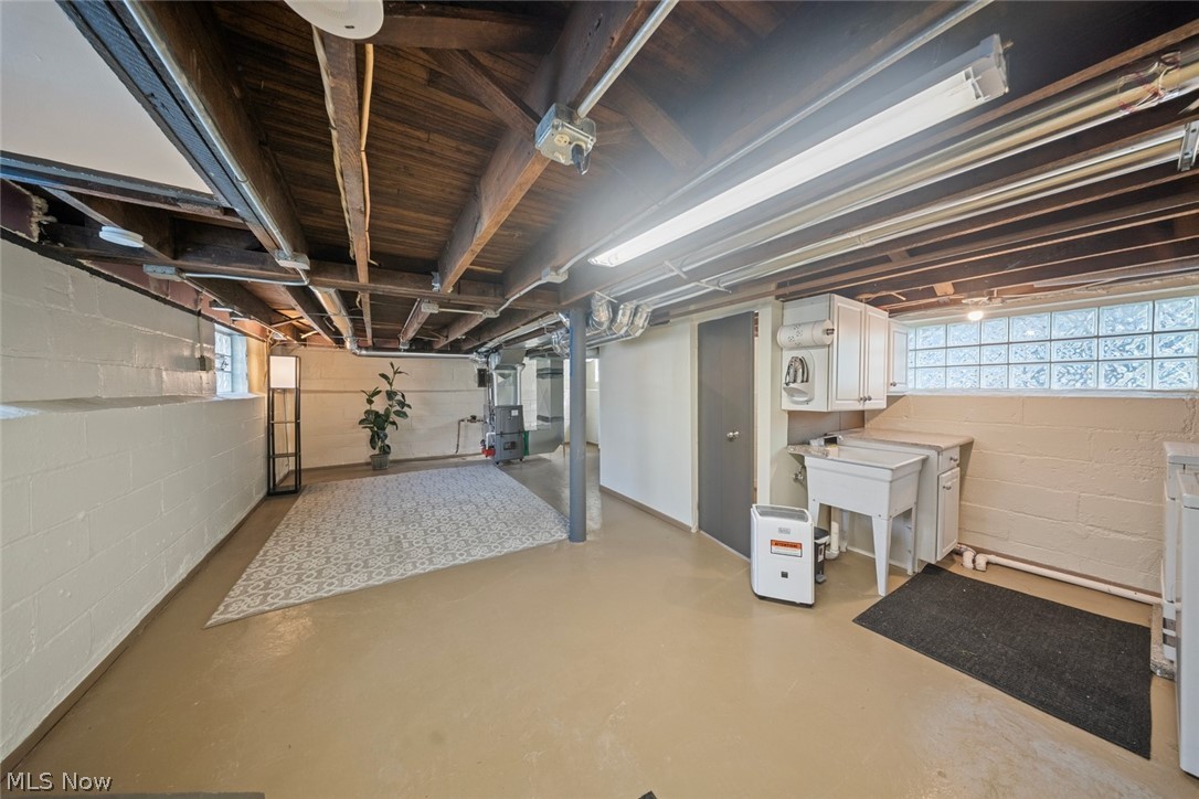 4011 Behrwald Avenue Cleveland OH 44109