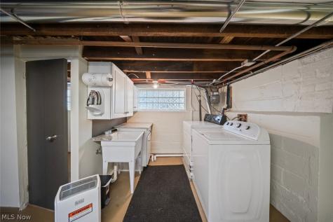 4011 Behrwald Avenue Cleveland OH 44109