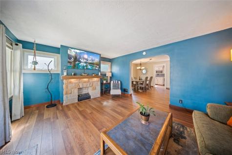 4011 Behrwald Avenue Cleveland OH 44109
