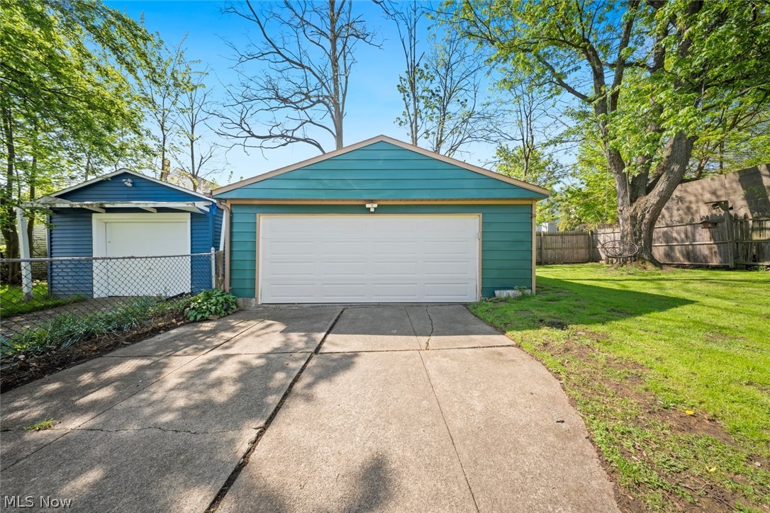 4011 Behrwald Avenue Cleveland OH 44109