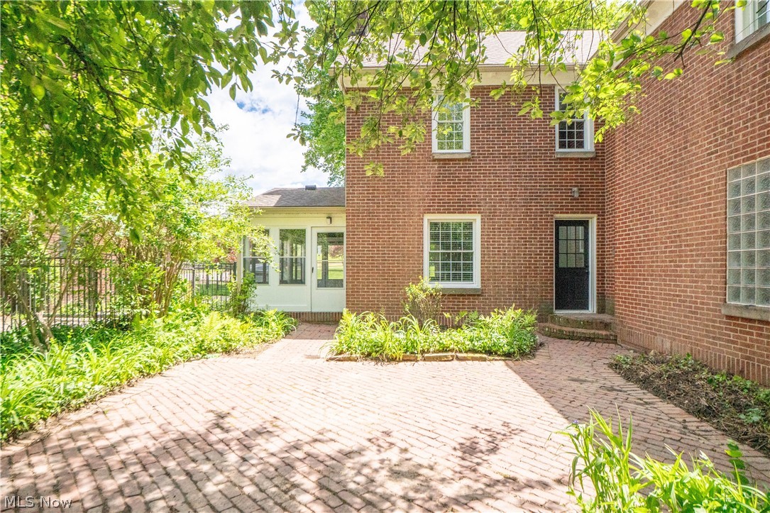 124 Clemmer Avenue Akron OH 44313