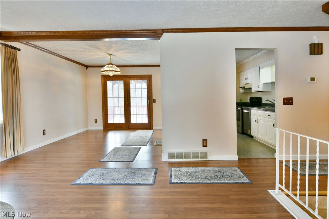 2516 Mahan Denman Road Cortland OH 44410
