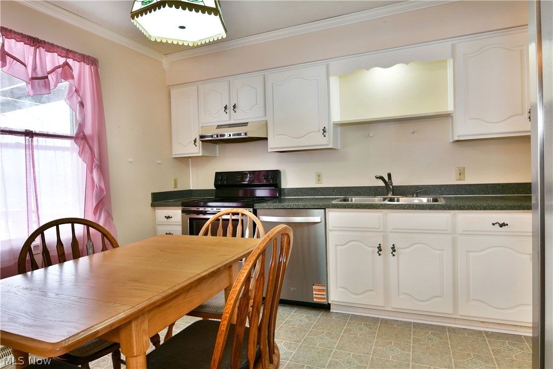 2516 Mahan Denman Road Cortland OH 44410