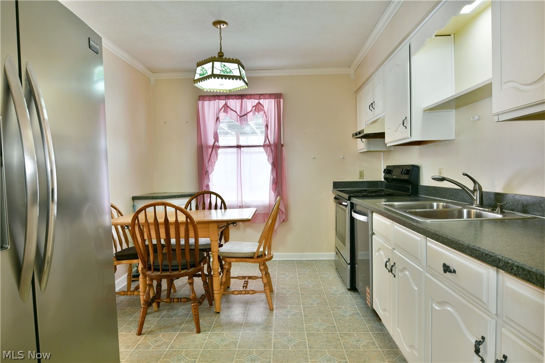 2516 Mahan Denman Road Cortland OH 44410