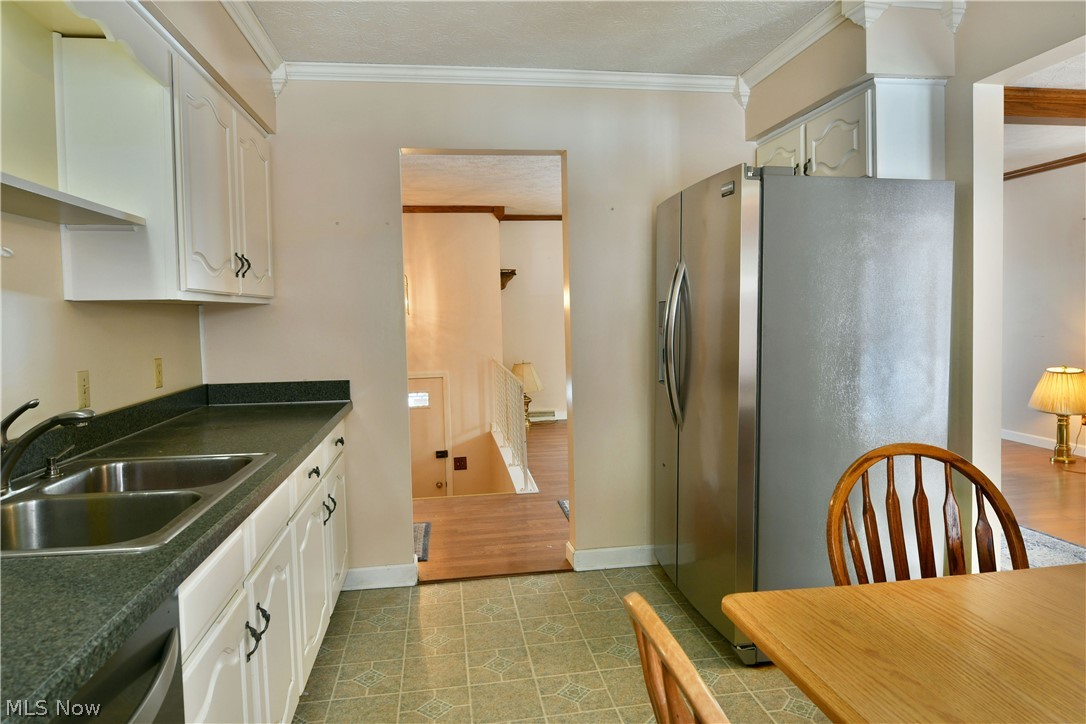 2516 Mahan Denman Road Cortland OH 44410