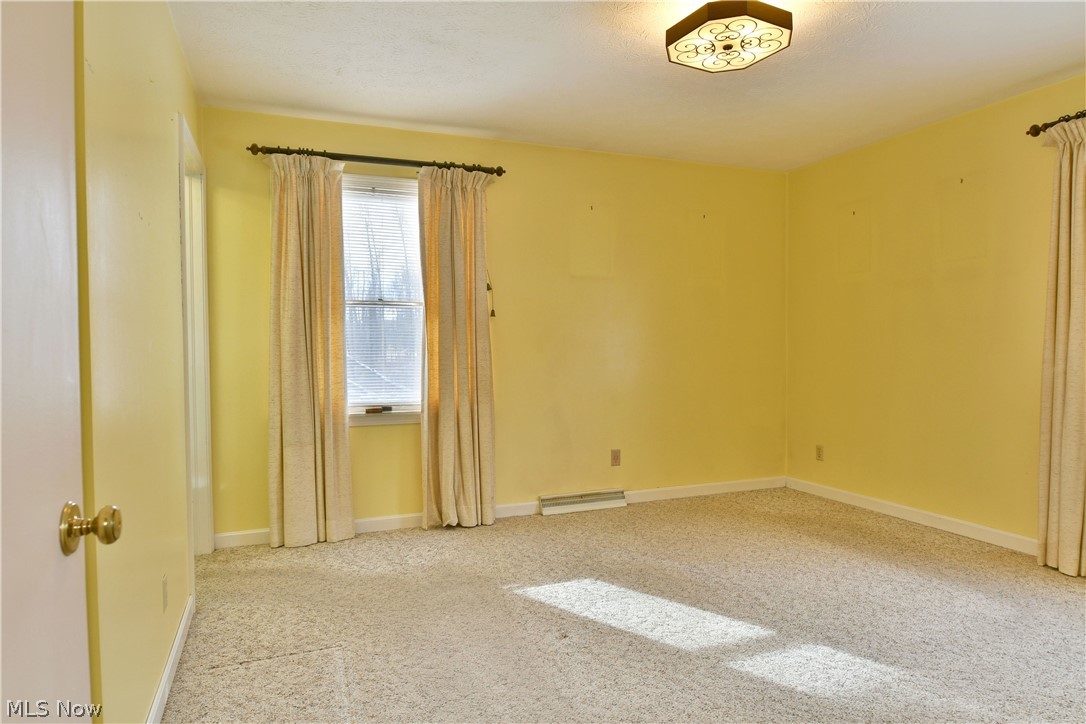 2516 Mahan Denman Road Cortland OH 44410