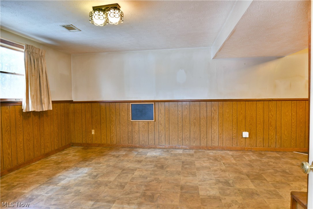 2516 Mahan Denman Road Cortland OH 44410