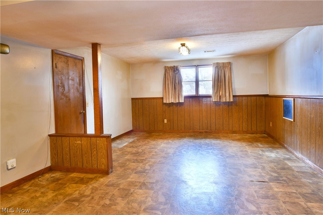 2516 Mahan Denman Road Cortland OH 44410