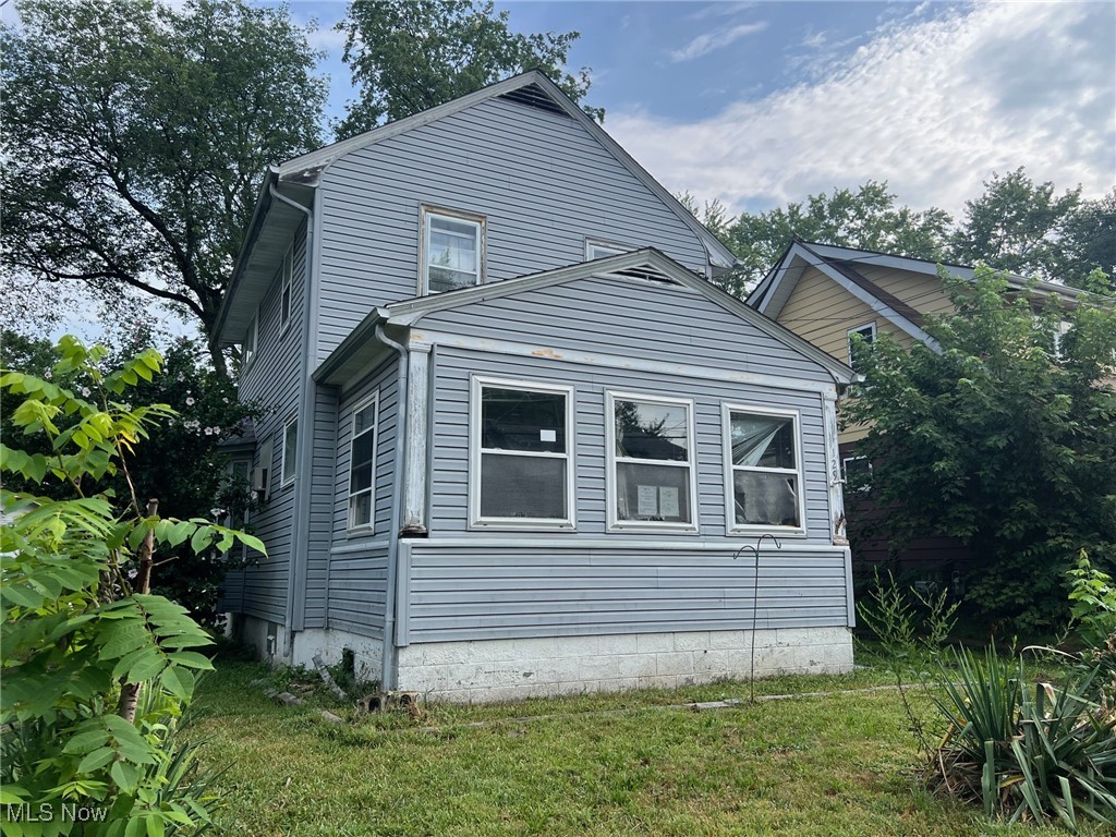 129 E Emerling Avenue Akron OH 44301