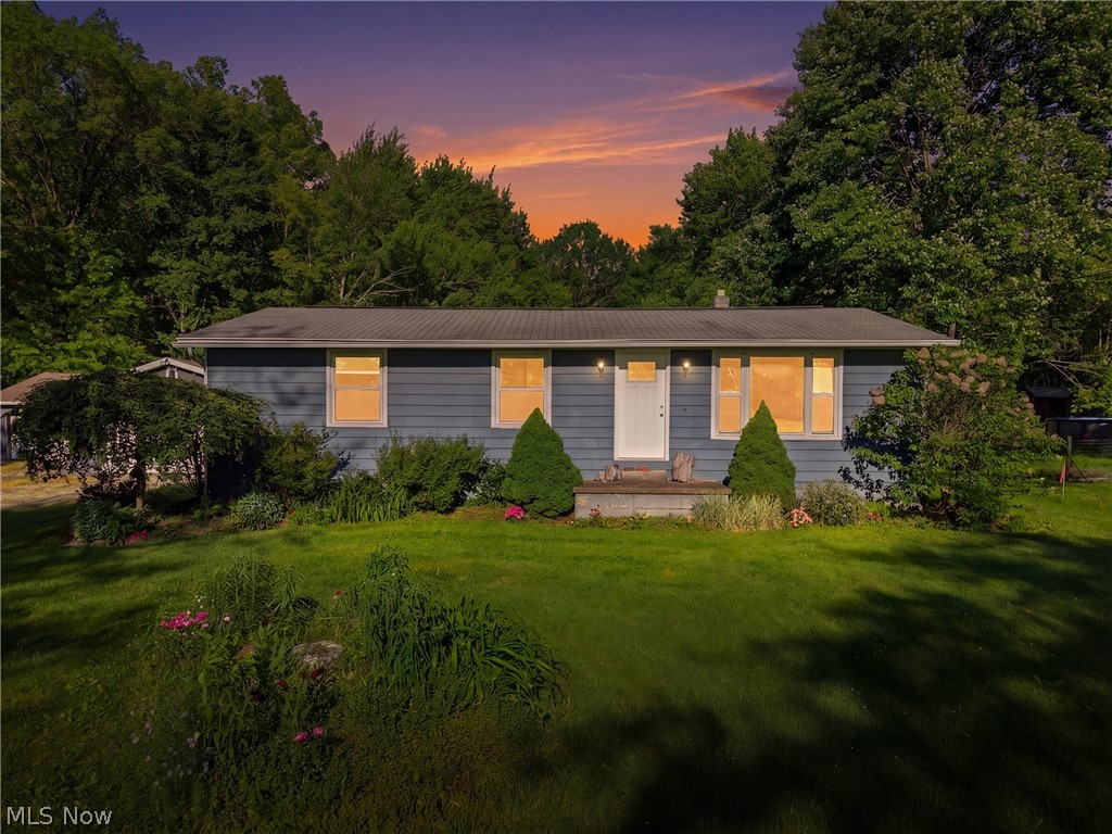 2693 Mahan Denman Road NW Bristolville OH 44402