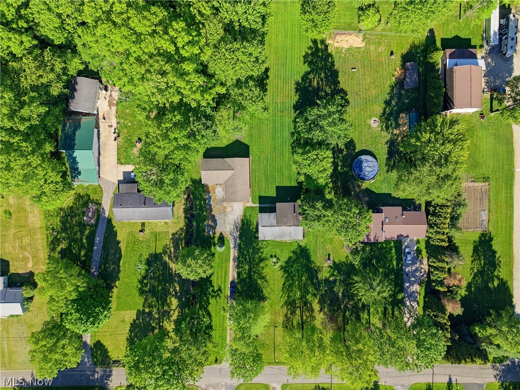 2693 Mahan Denman Road NW Bristolville OH 44402