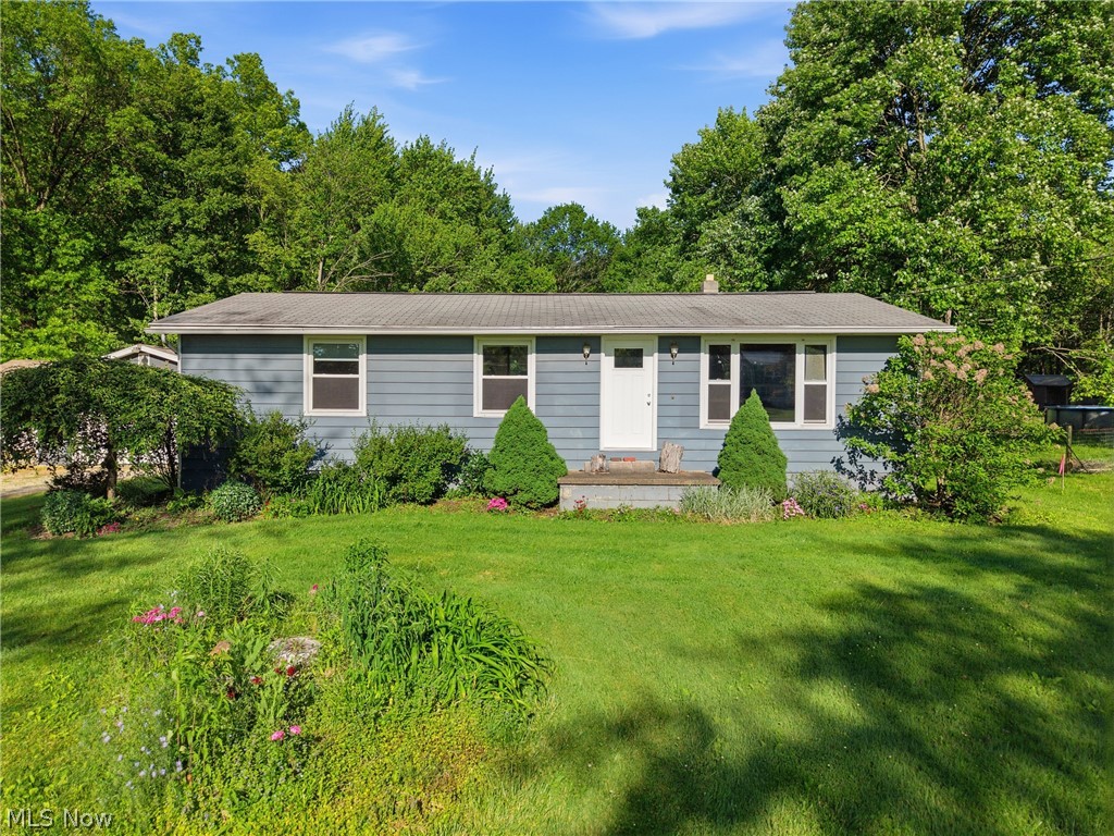 2693 Mahan Denman Road NW Bristolville OH 44402