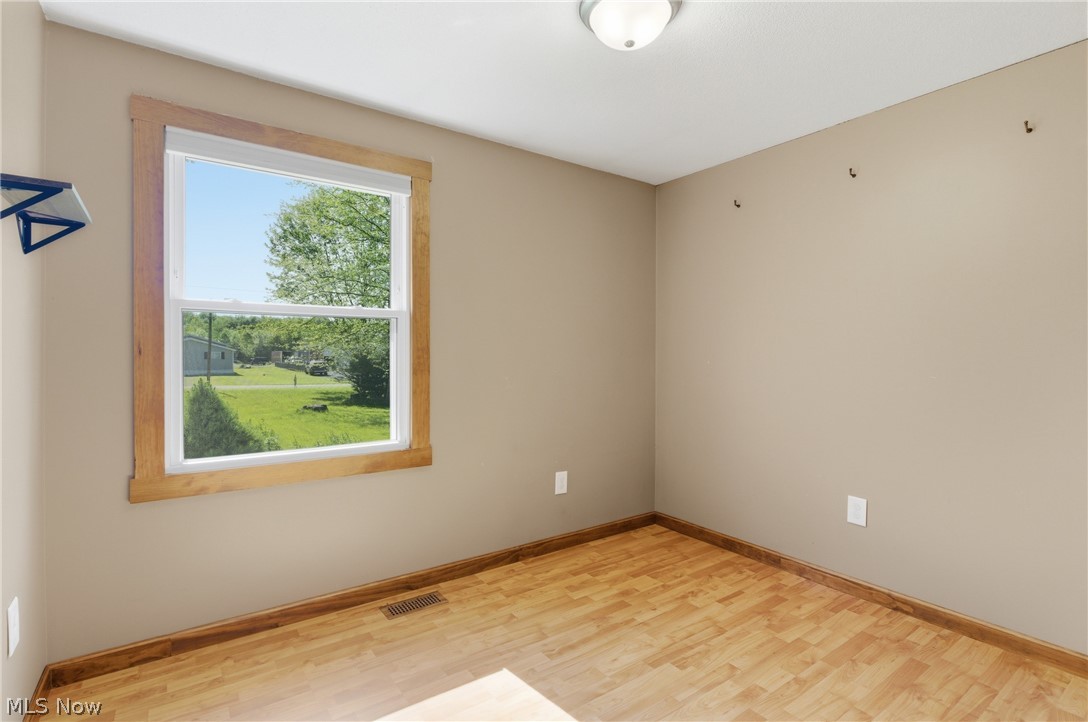 2693 Mahan Denman Road NW Bristolville OH 44402