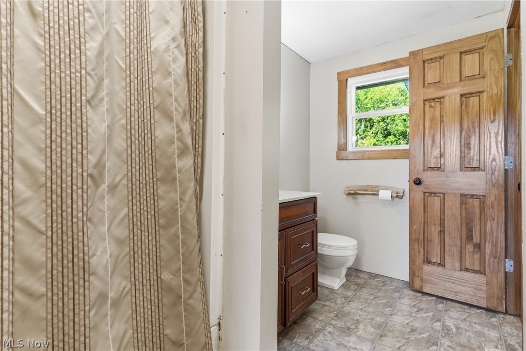 2693 Mahan Denman Road NW Bristolville OH 44402