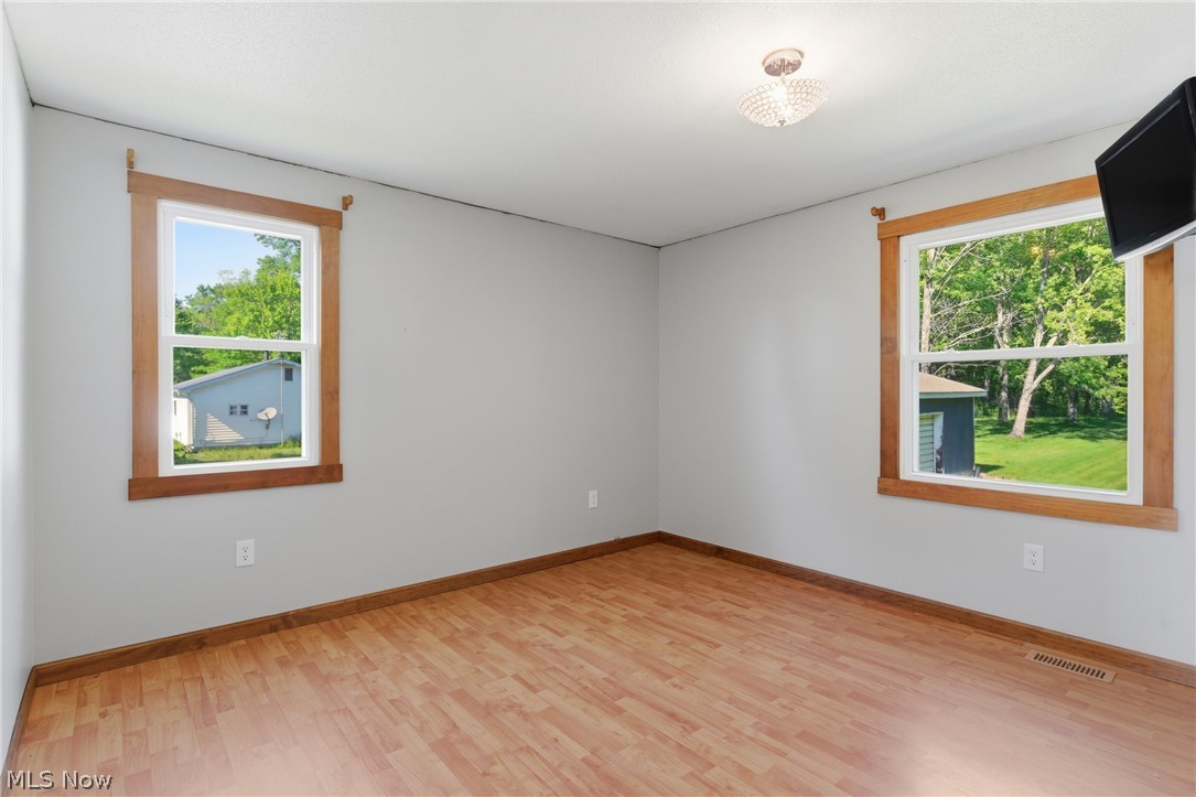 2693 Mahan Denman Road NW Bristolville OH 44402