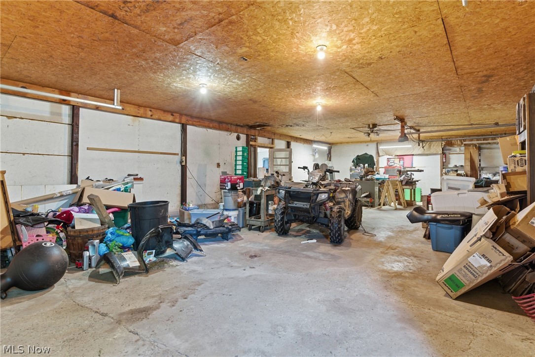 2693 Mahan Denman Road NW Bristolville OH 44402